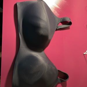 Brand new bra no tags no underwire. Size 42DDD